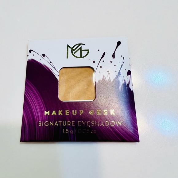 💄Makeup Geek💄Signature Eyeshadow Had ME At Yellow NWT - Picture 2 of 3